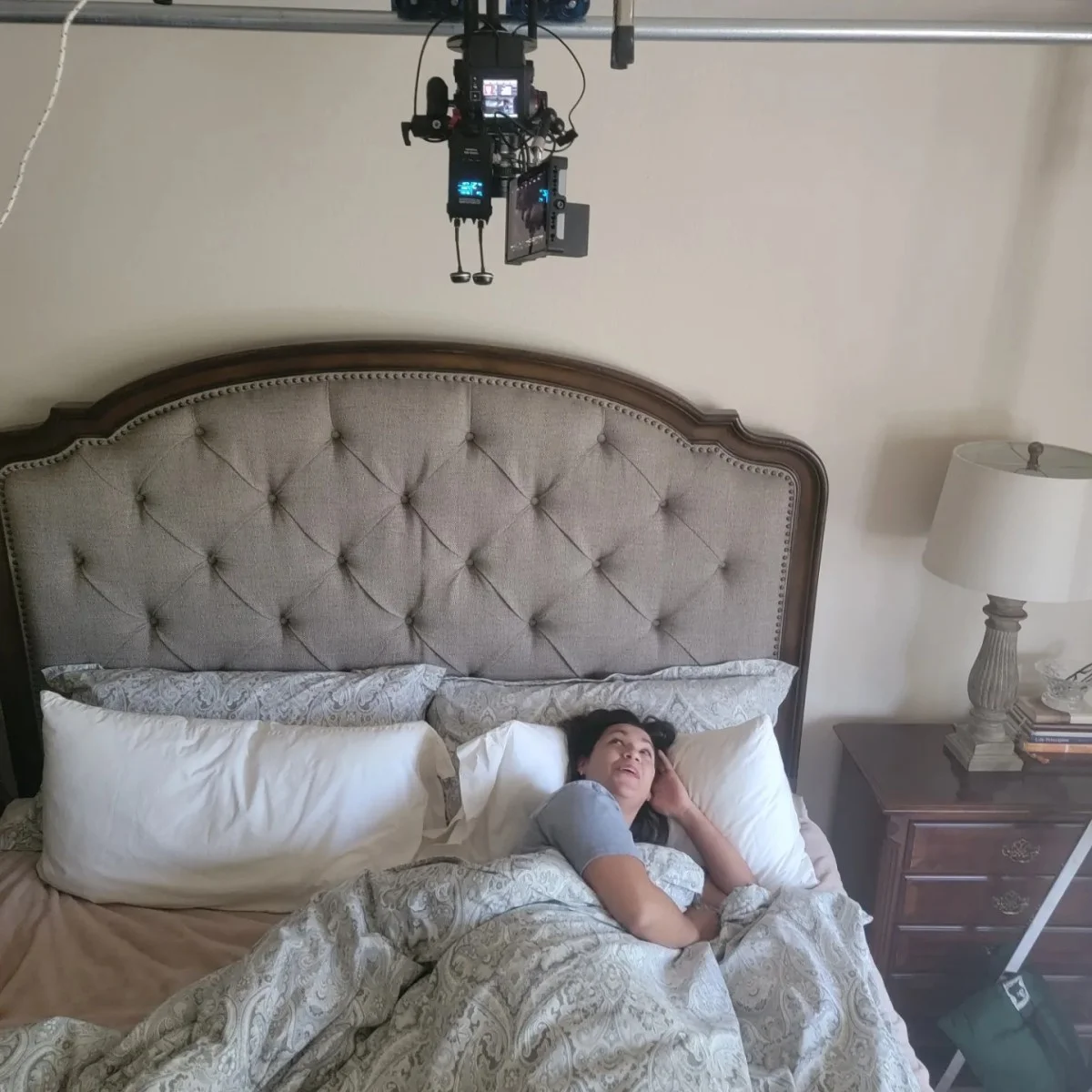 Behind the scenes on Looking Back, production photo 2