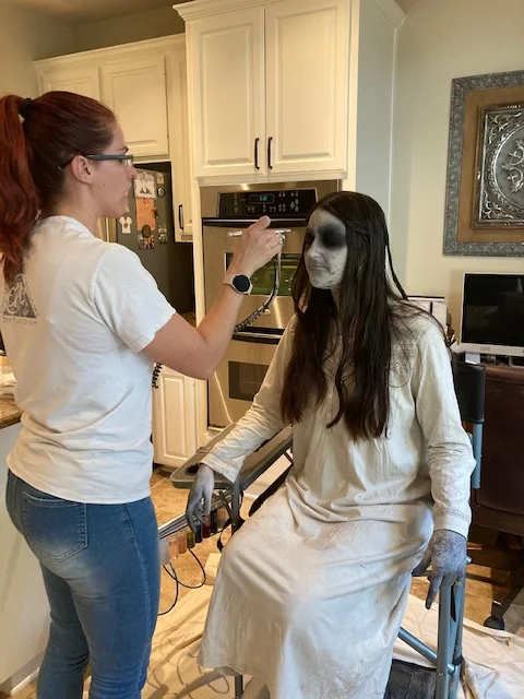 Behind the scenes on Looking Back, production photo 3